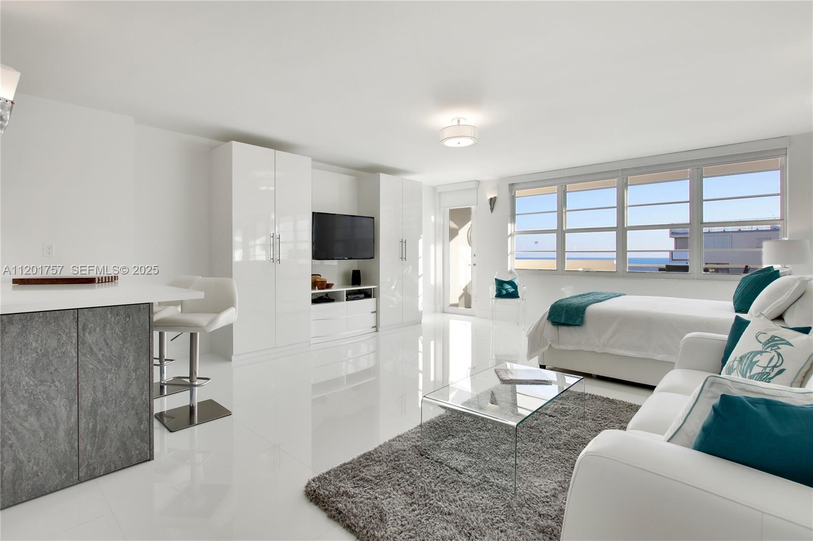 100 Lincoln Road, Unit 940 Miami Beach, FL 33139 - Photo 17 of 29