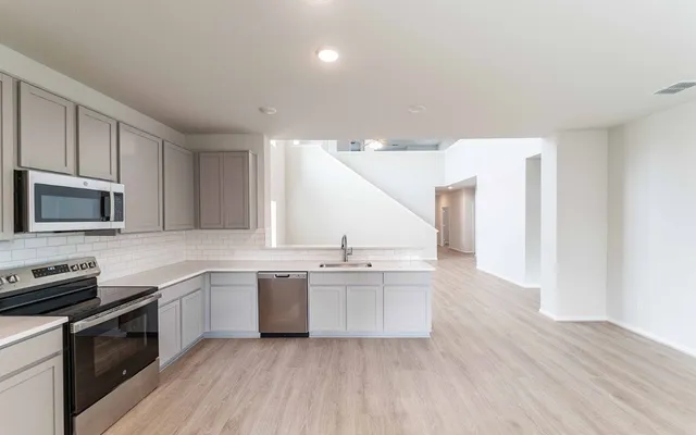 $426,155 | 113 Cougar Hl Drive, Jarrell, TX 76537