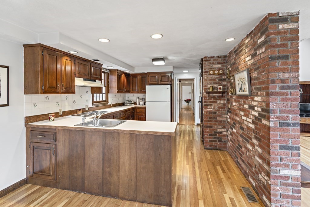 333 Belknap Road Framingham, MA 01701 - Photo 13 of 41