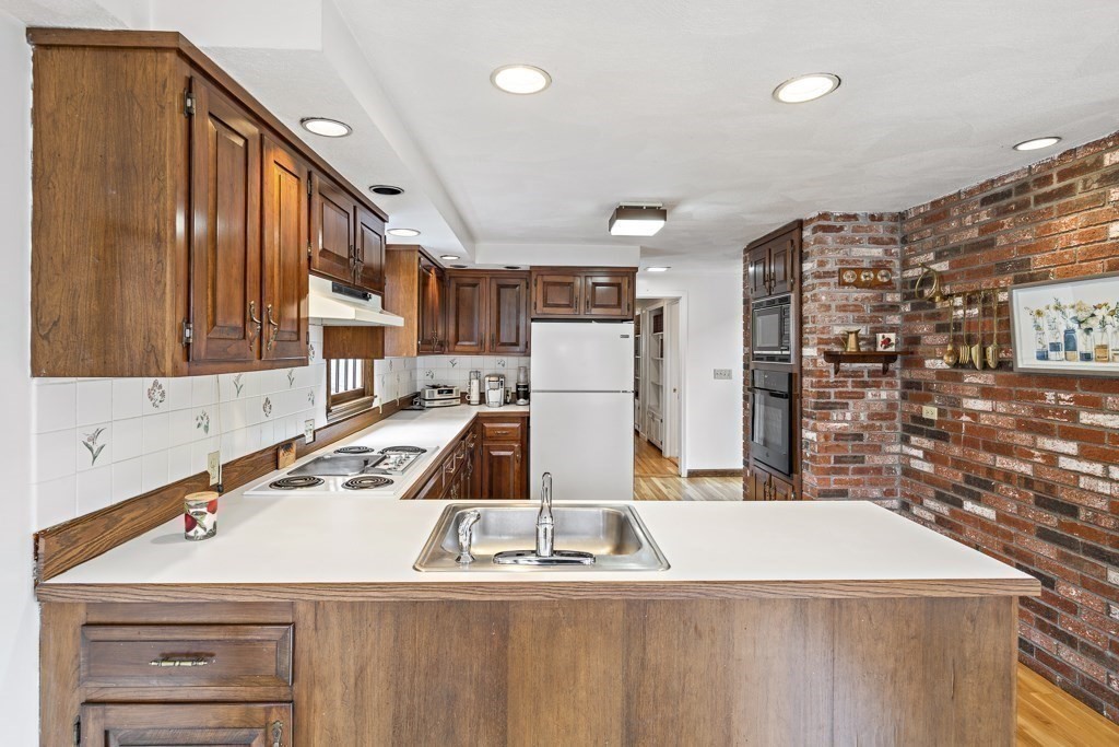 333 Belknap Road Framingham, MA 01701 - Photo 14 of 41