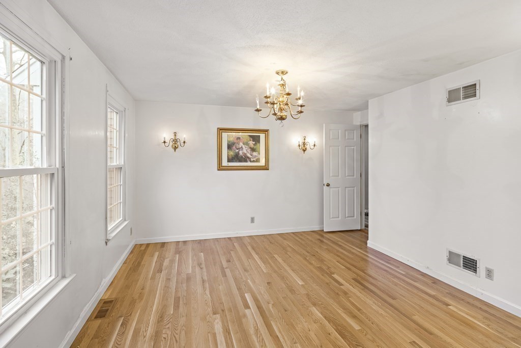 333 Belknap Road Framingham, MA 01701 - Photo 8 of 41