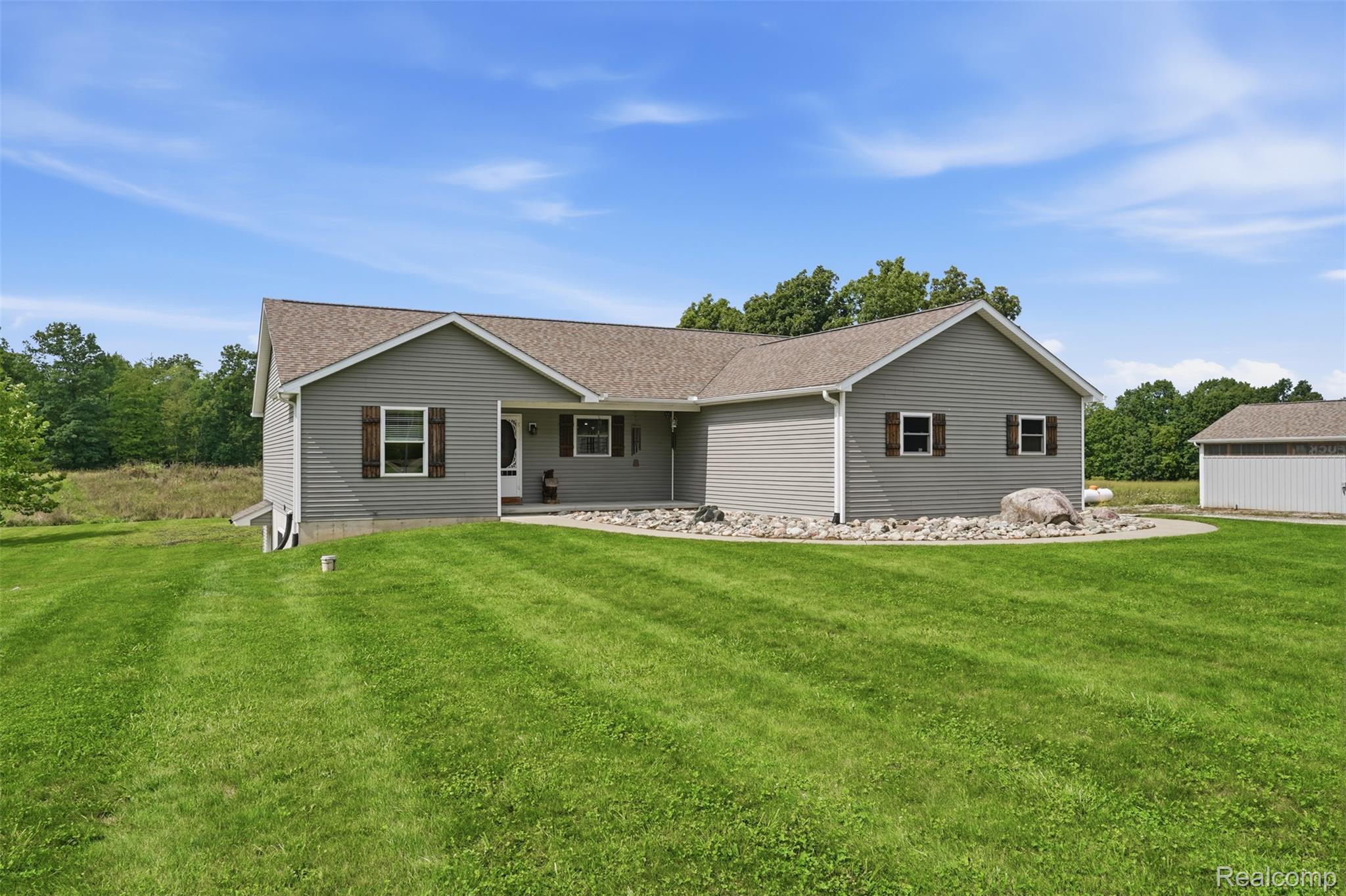 7433 Mabley Hill Road Fenton, MI 48430 - Photo 2 of 54 7433 mabley hill rd-2.jpg