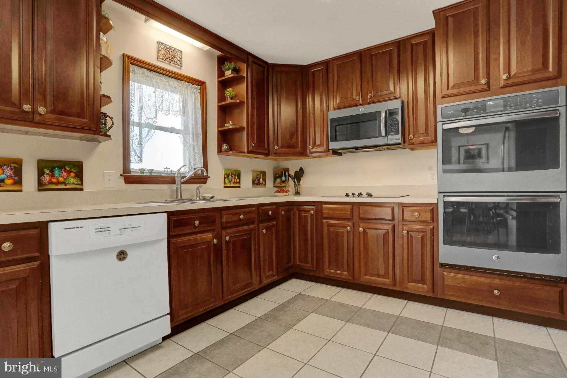 7174 Pine Tree Road Hereford, PA 18056 - Photo 5 of 31 Gallery Image 5