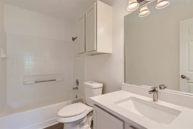 $319,000 | 131 Hilldale Court, Kyle, TX 78640