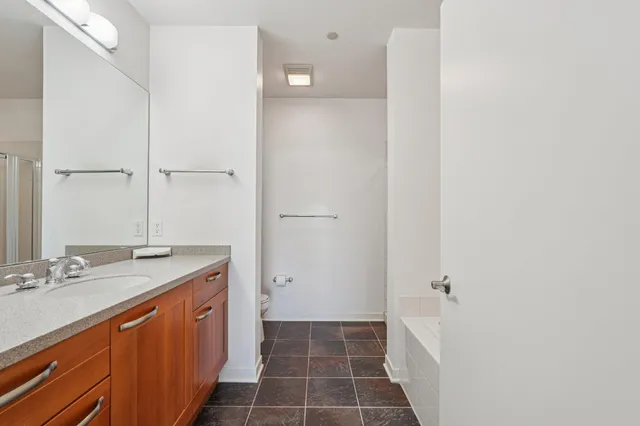 $749,000 | 1522 North Prospect Avenue, Unit 902, Milwaukee, WI 53202