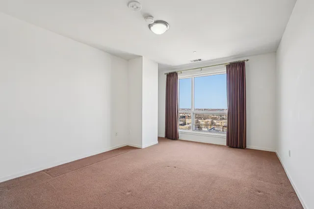 $749,000 | 1522 North Prospect Avenue, Unit 902, Milwaukee, WI 53202