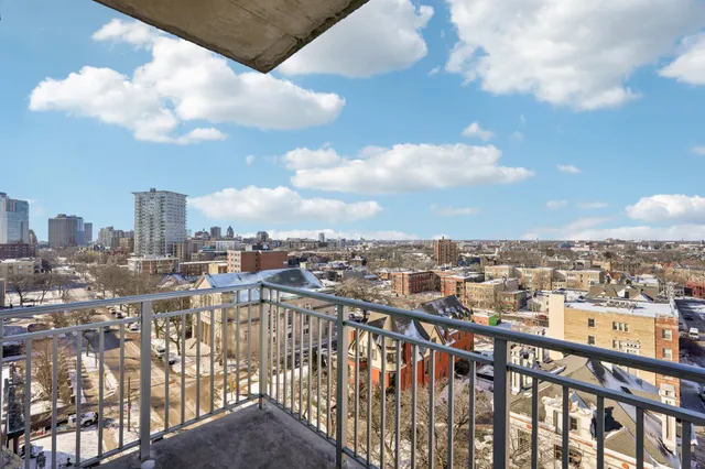 $749,000 | 1522 North Prospect Avenue, Unit 902, Milwaukee, WI 53202