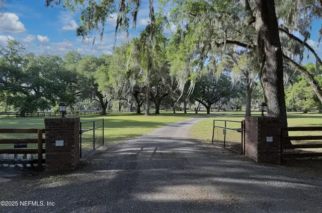 $799,000 | 1925 West Highway 318, Citra, FL 32113