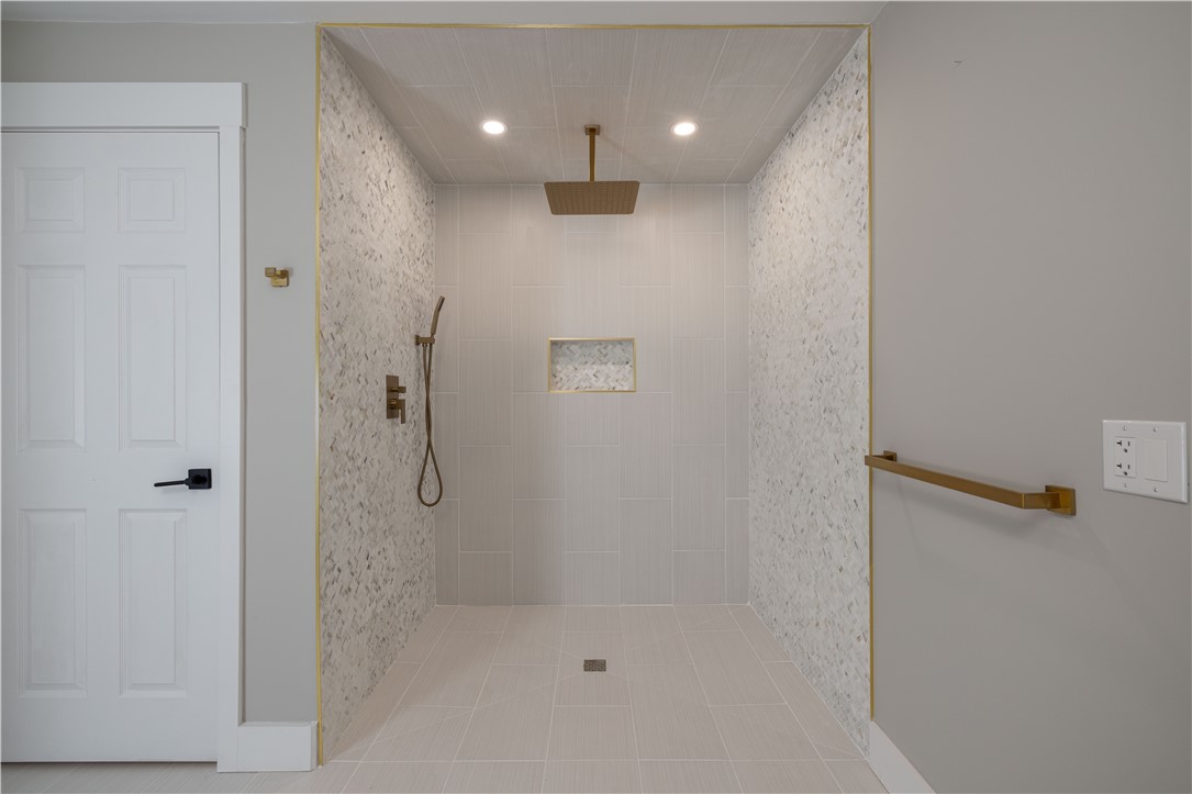 311 Hope Road Cranston, RI 02921 - Photo 17 of 33