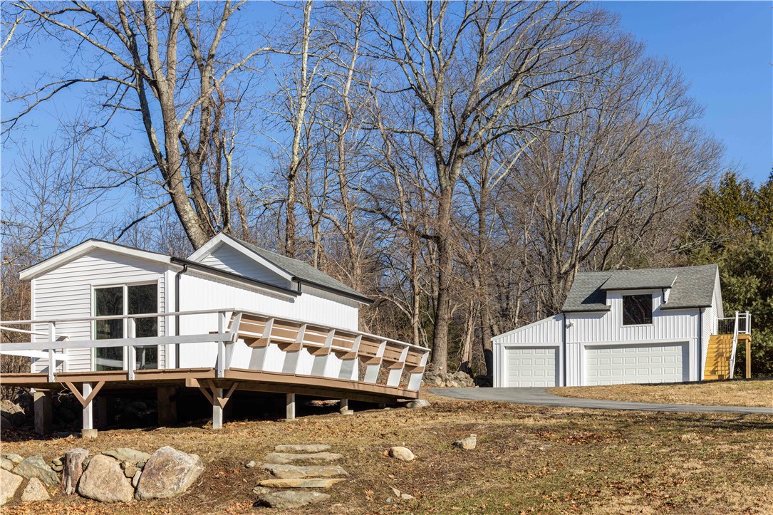 311 Hope Road Cranston, RI 02921 - Photo 2 of 33