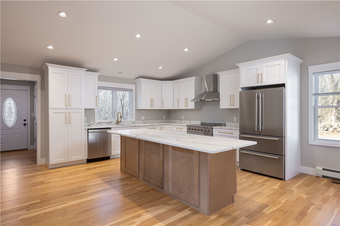 311 Hope Road Cranston, RI 02921 - Photo 8 of 33