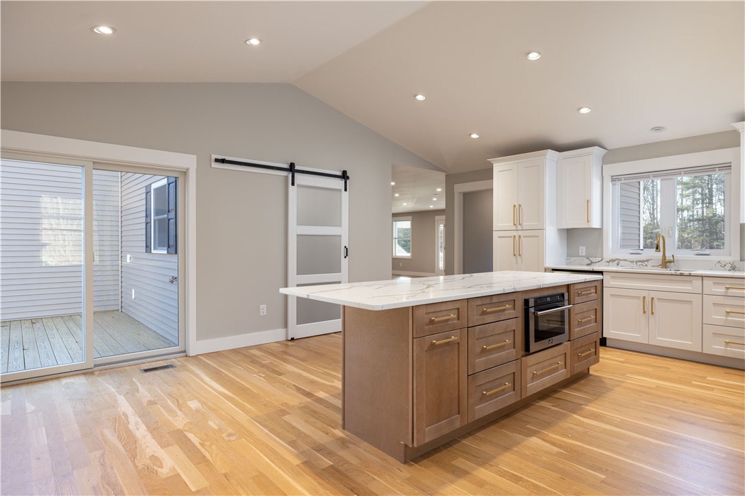 311 Hope Road Cranston, RI 02921 - Photo 9 of 33