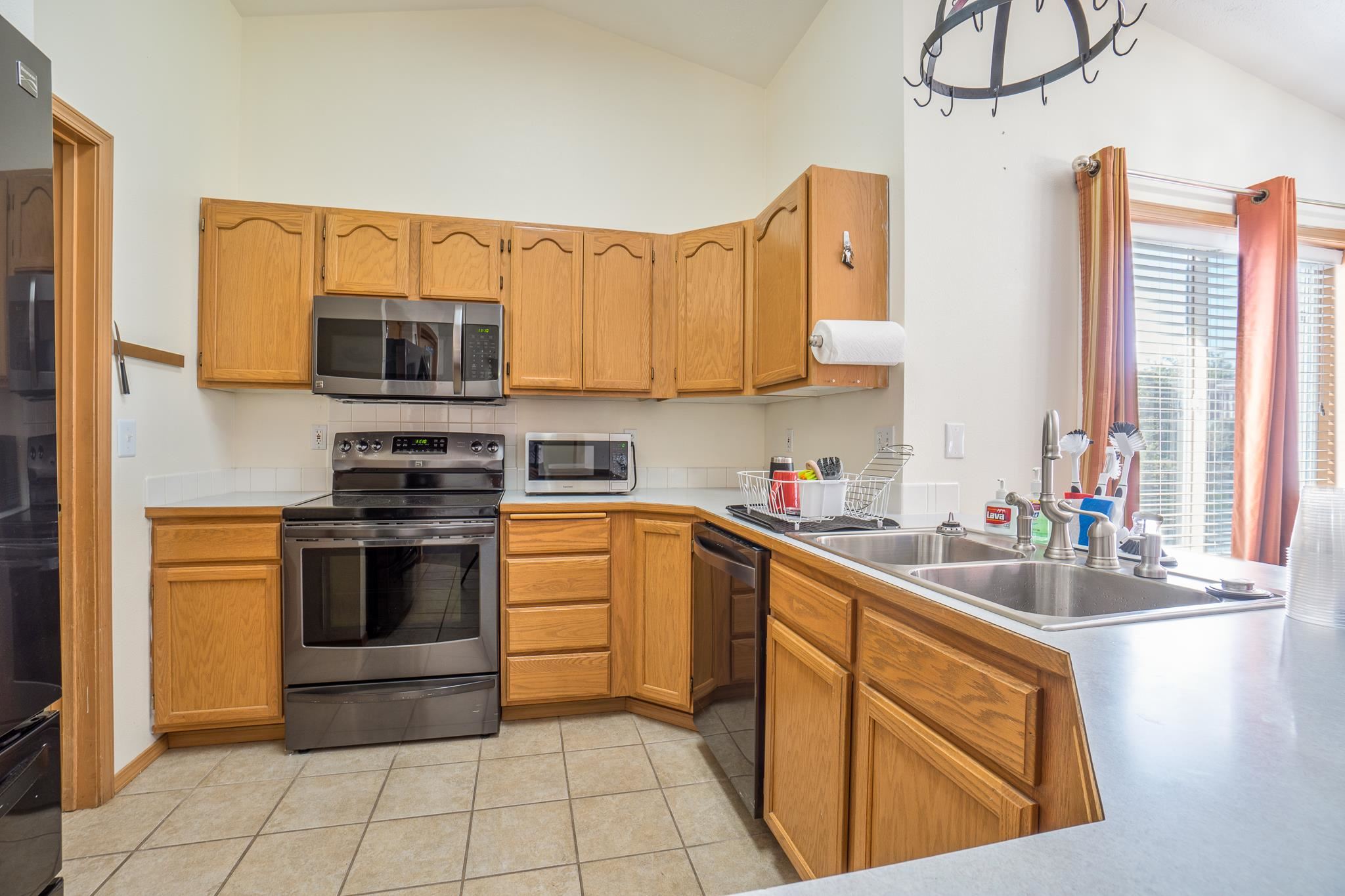 13015 North Yale Road Mead, WA 99021 - Photo 3 of 39 Gallery Image 3