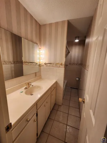 $375,000 | 763 Rd T, Hartford, KS 66854