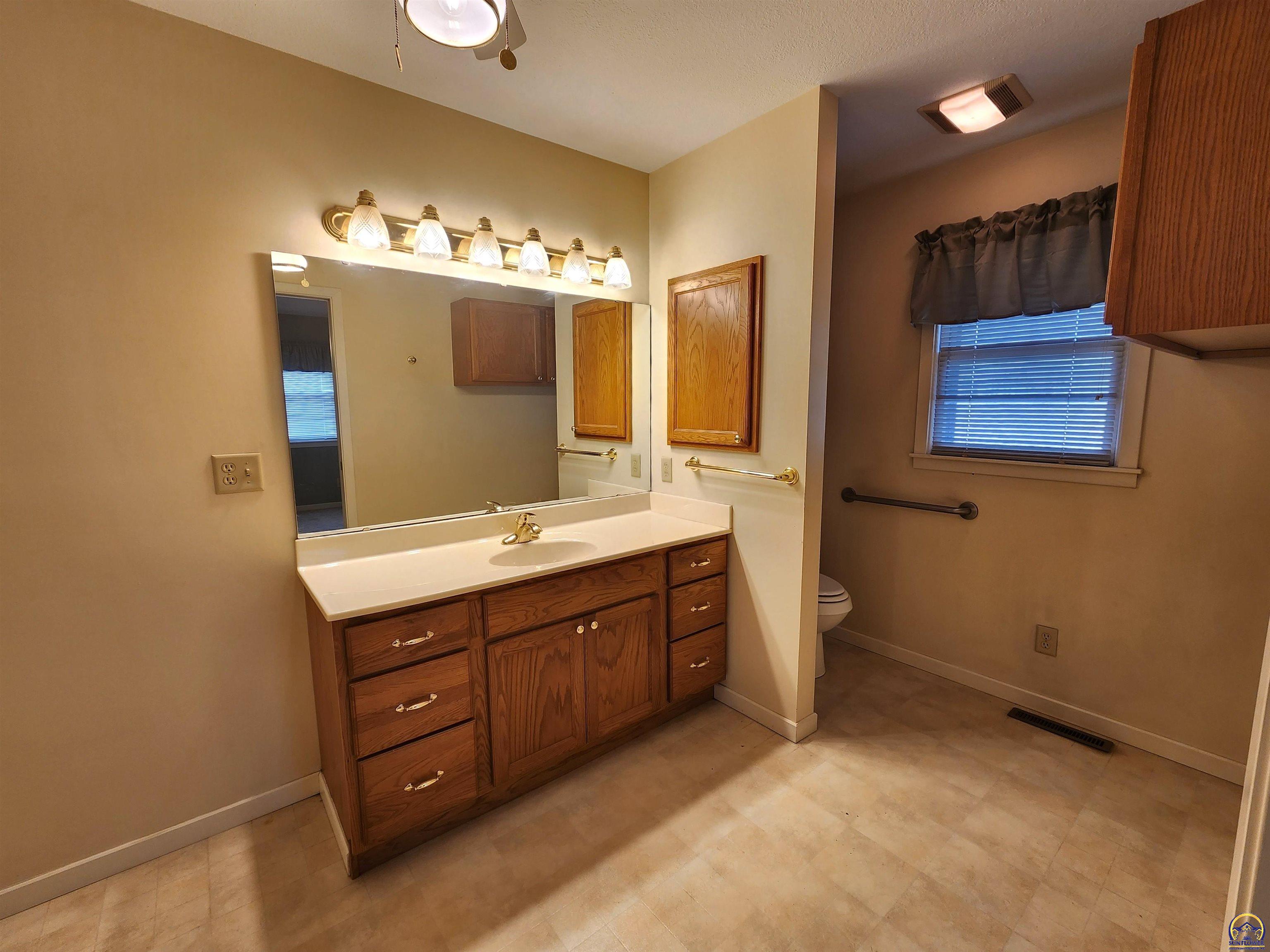 763 Rd T Hartford, KS 66854 - Photo 20 of 42