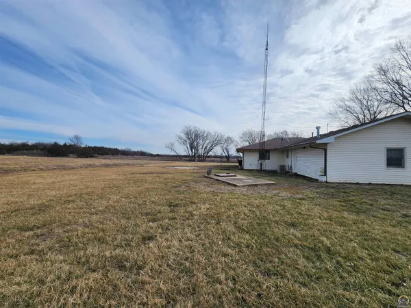 $375,000 | 763 Rd T, Hartford, KS 66854