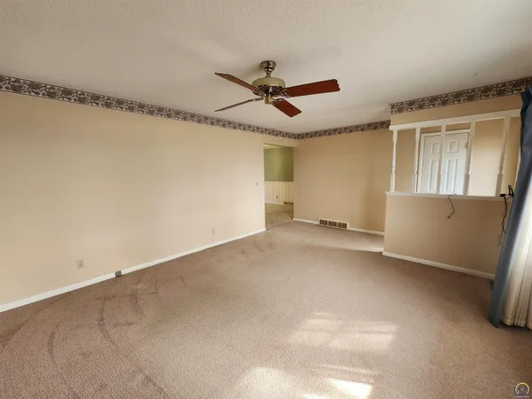$375,000 | 763 Rd T, Hartford, KS 66854