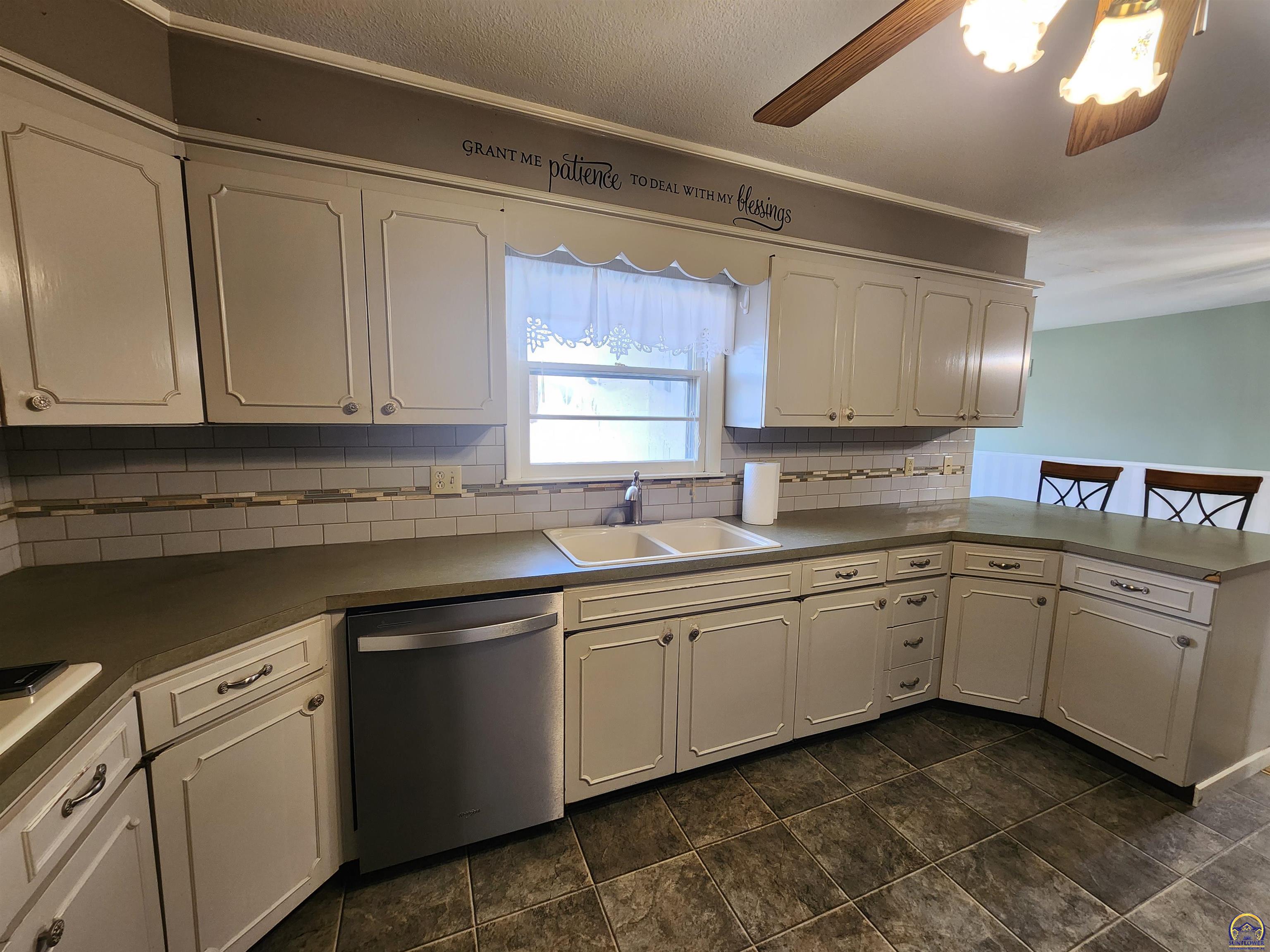 763 Rd T Hartford, KS 66854 - Photo 8 of 42