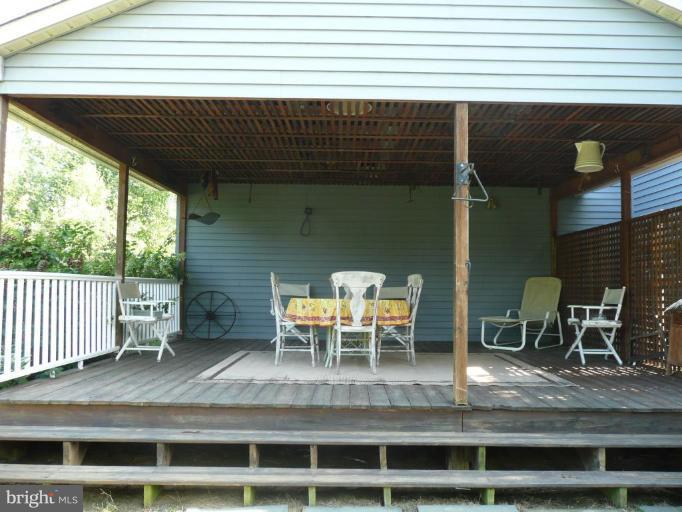 3205 Breckenridge Way Riva, MD 21140 - Photo 30 of 30 a backyard of a house with table and chairs