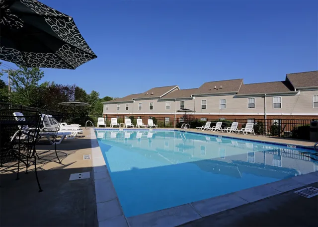 $872 | 3800 Falcon Crest Drive, Other, KY 40219