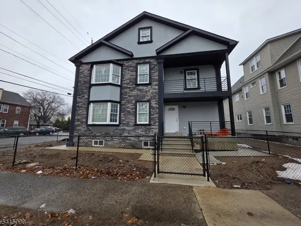 $3,200 | 260 Trenton Avenue, Paterson, NJ 07503