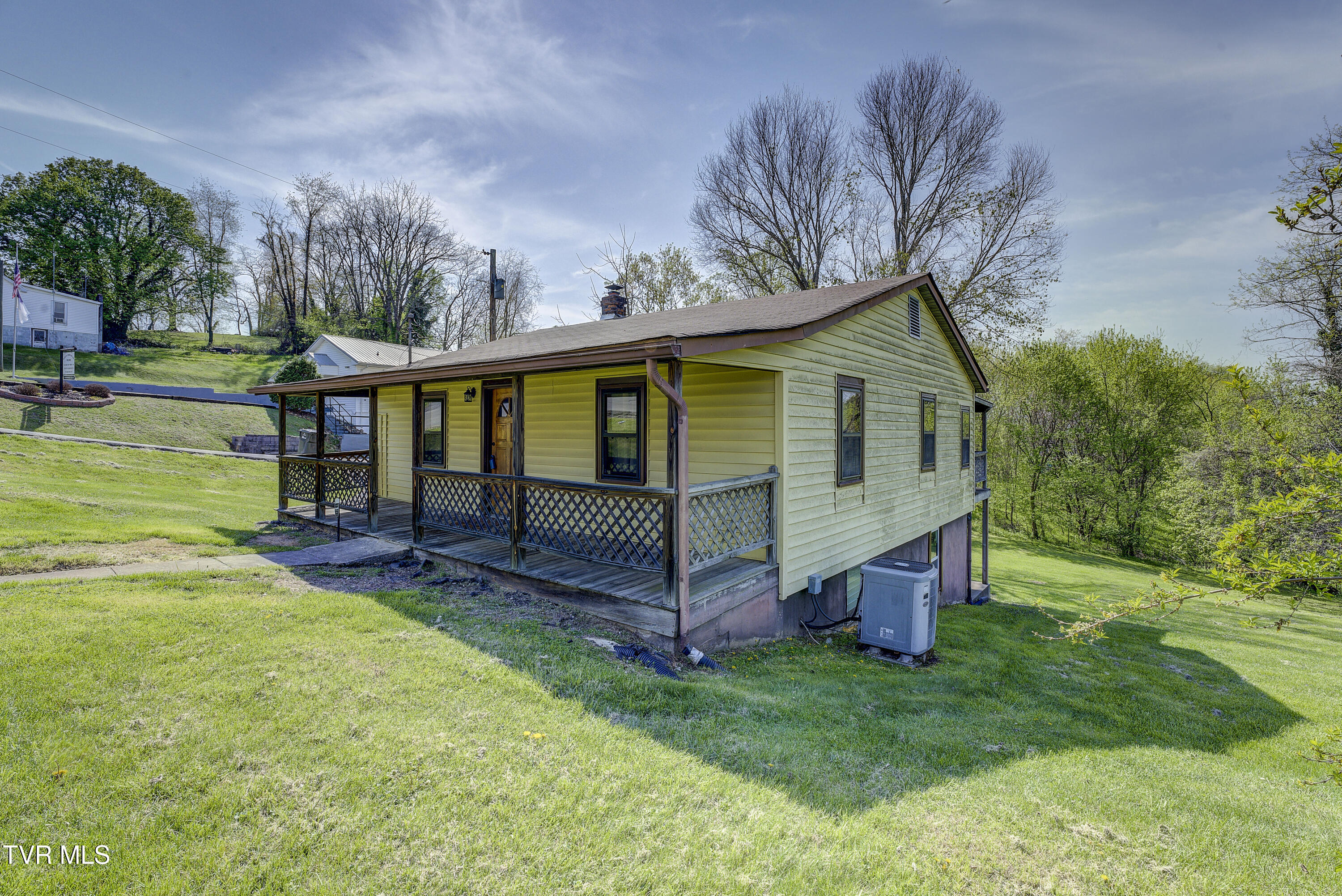201 Ruth Street Bristol, TN 37620 - Photo 3 of 29 RuthSt-3