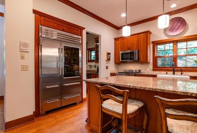 $1,600,000 | 582 Summit Avenue, St. Paul, MN 55102