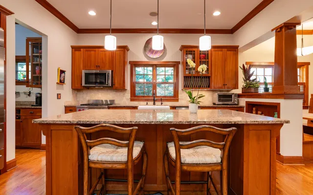 $1,600,000 | 582 Summit Avenue, St. Paul, MN 55102