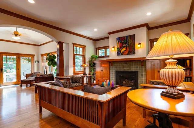 $1,600,000 | 582 Summit Avenue, St. Paul, MN 55102