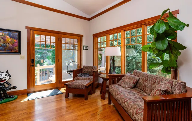 $1,600,000 | 582 Summit Avenue, St. Paul, MN 55102