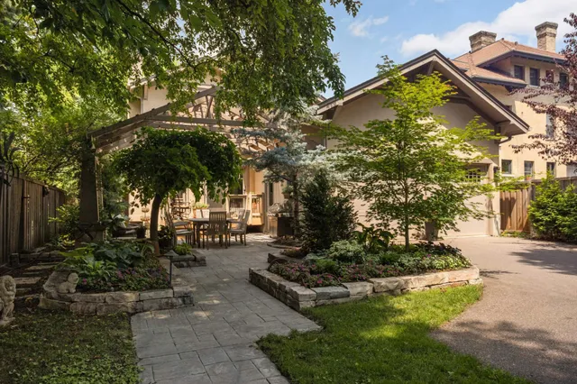 $1,600,000 | 582 Summit Avenue, St. Paul, MN 55102