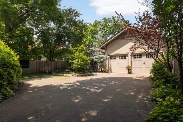 $1,600,000 | 582 Summit Avenue, St. Paul, MN 55102