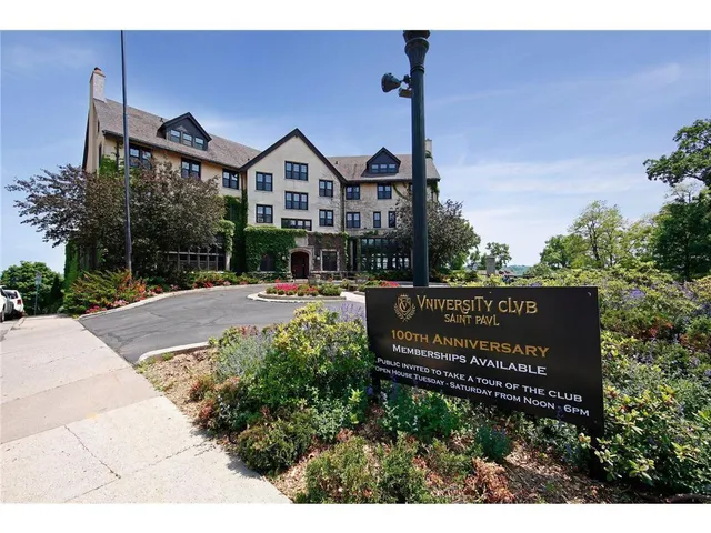 $1,600,000 | 582 Summit Avenue, St. Paul, MN 55102