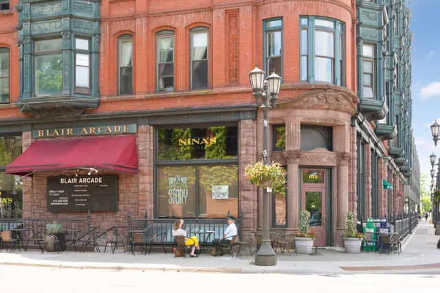 $1,600,000 | 582 Summit Avenue, St. Paul, MN 55102