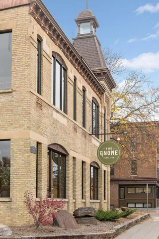 $1,600,000 | 582 Summit Avenue, St. Paul, MN 55102