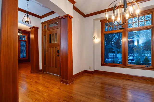 $1,600,000 | 582 Summit Avenue, St. Paul, MN 55102