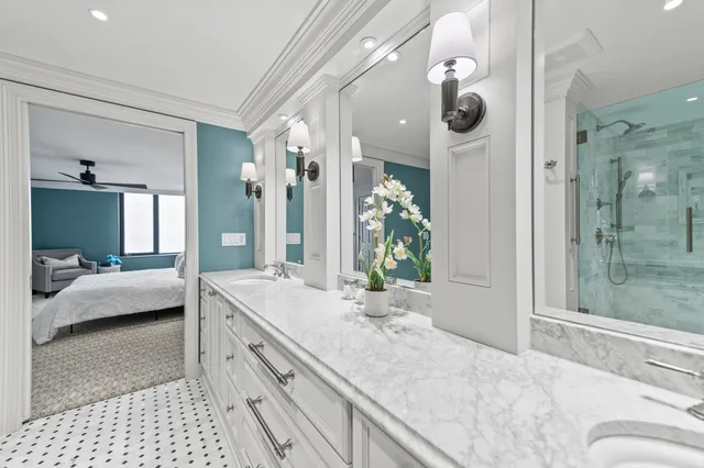 $1,295,000 | 929 North Astor Street, Unit 2706/2708, Milwaukee, WI 53202