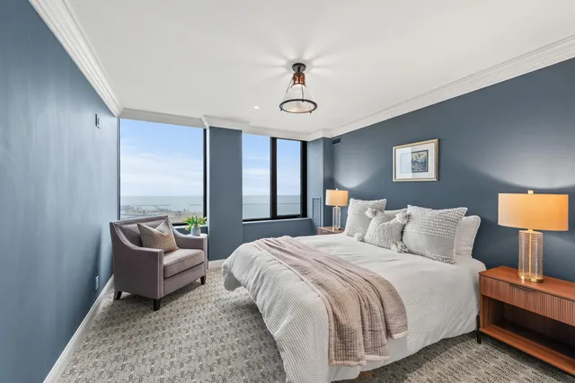 $1,295,000 | 929 North Astor Street, Unit 2706/2708, Milwaukee, WI 53202