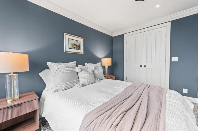 $1,295,000 | 929 North Astor Street, Unit 2706/2708, Milwaukee, WI 53202