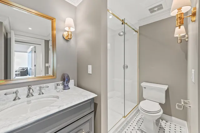 $1,295,000 | 929 North Astor Street, Unit 2706/2708, Milwaukee, WI 53202