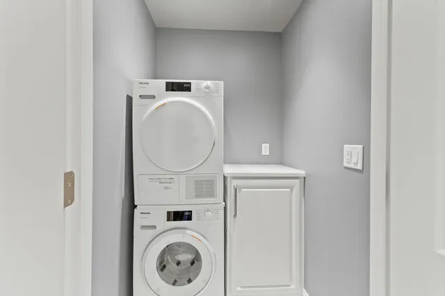 $1,295,000 | 929 North Astor Street, Unit 2706/2708, Milwaukee, WI 53202