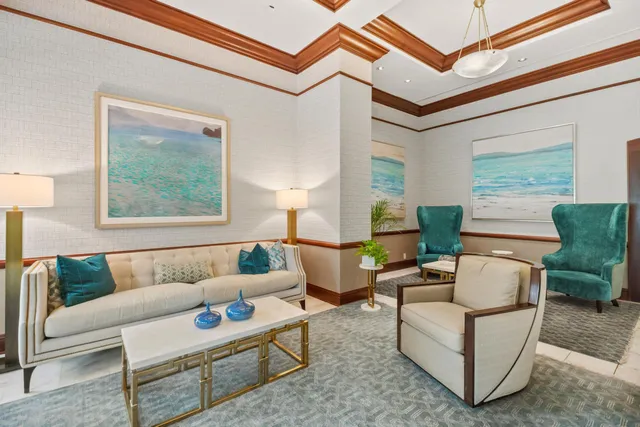 $1,295,000 | 929 North Astor Street, Unit 2706/2708, Milwaukee, WI 53202