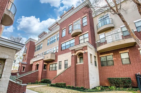 $489,900 | 1201 Beaconsfield Lane, Unit 108, Arlington, TX 76011
