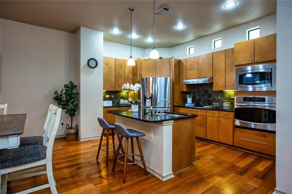 $489,900 | 1201 Beaconsfield Lane, Unit 108, Arlington, TX 76011