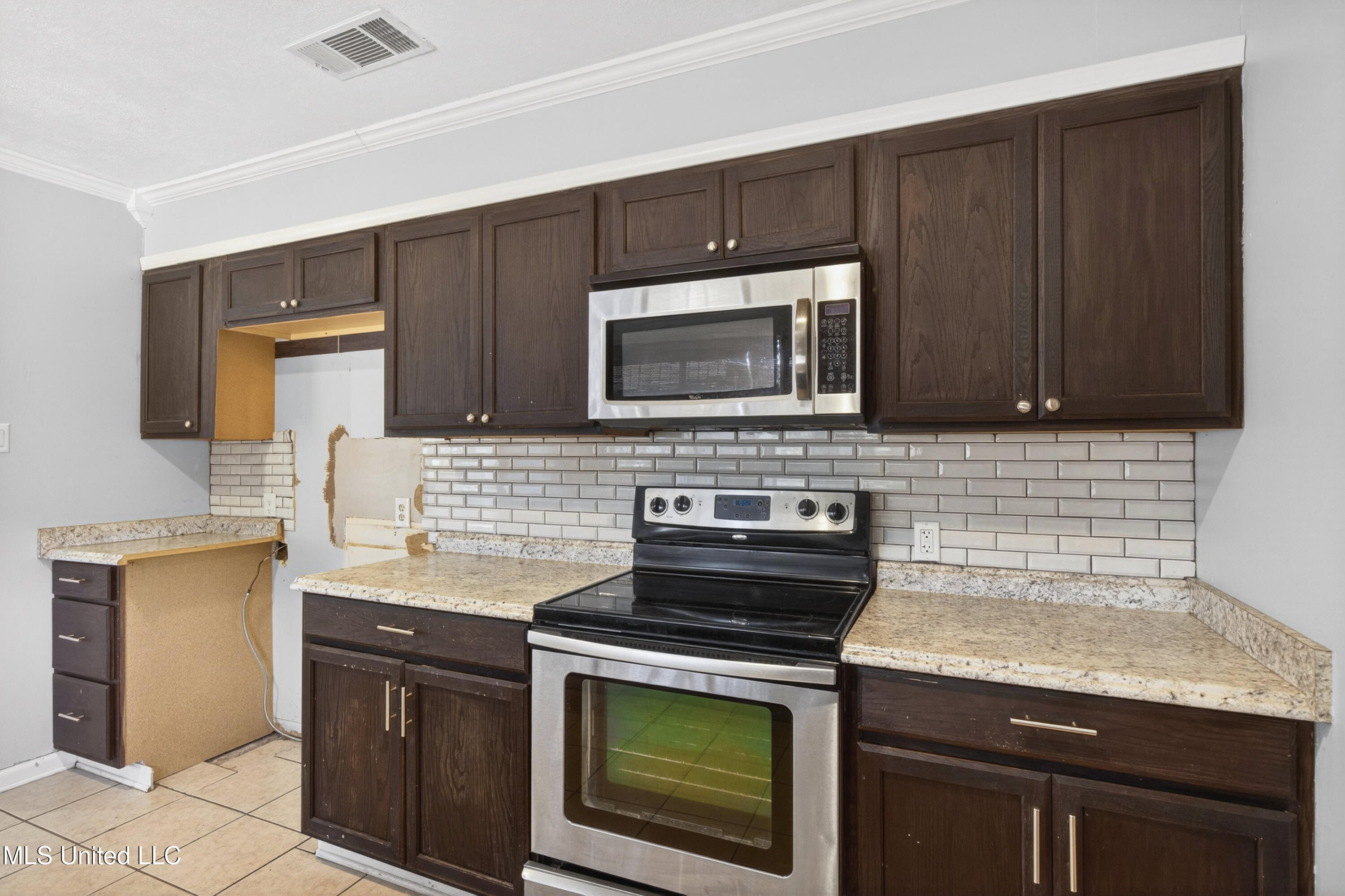 3306 Nottingham Road Ocean Springs, MS 39564 - Photo 16 of 38 3306NottinghamRd-16