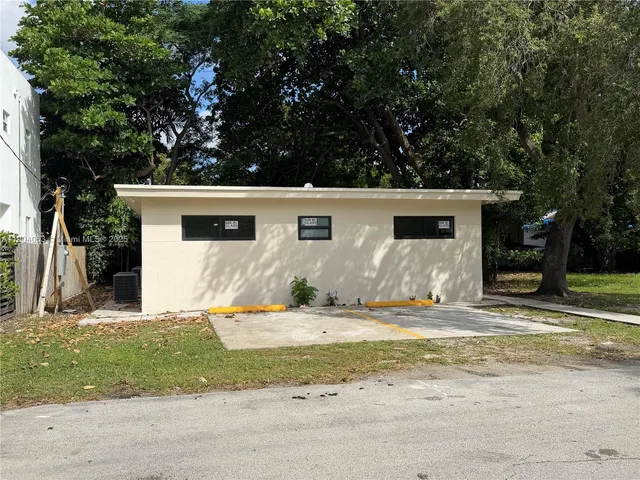 $2,500 | 3803 Thomas Avenue, Unit 3803, Miami, FL 33133