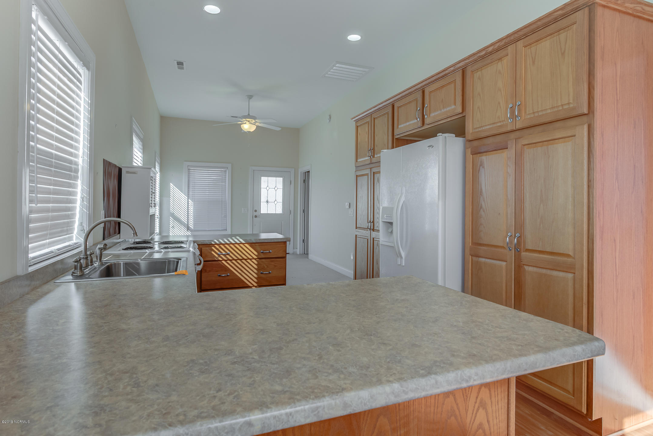 534 Pilots Ridge Road Wilmington, NC 28412 - Photo 11 of 32 Apartment Kitchen