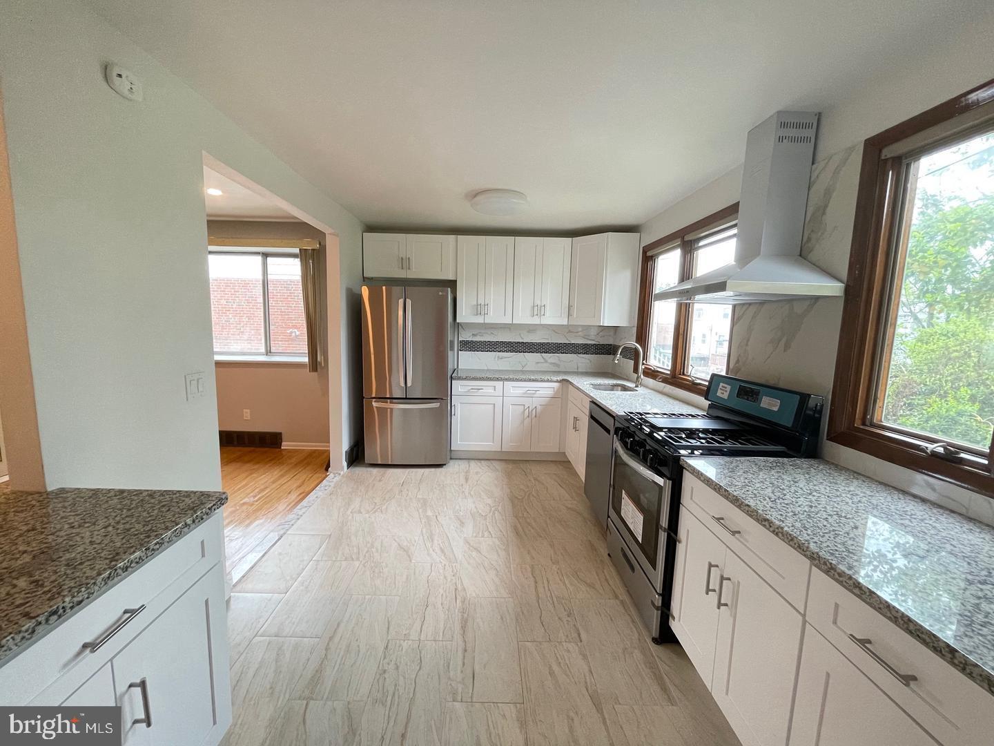 10834 Perrin Road Philadelphia, PA 19154 - Photo 3 of 10