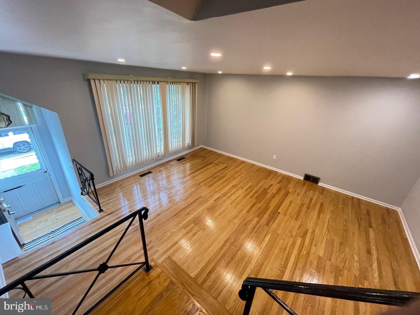 10834 Perrin Road Philadelphia, PA 19154 - Photo 8 of 10