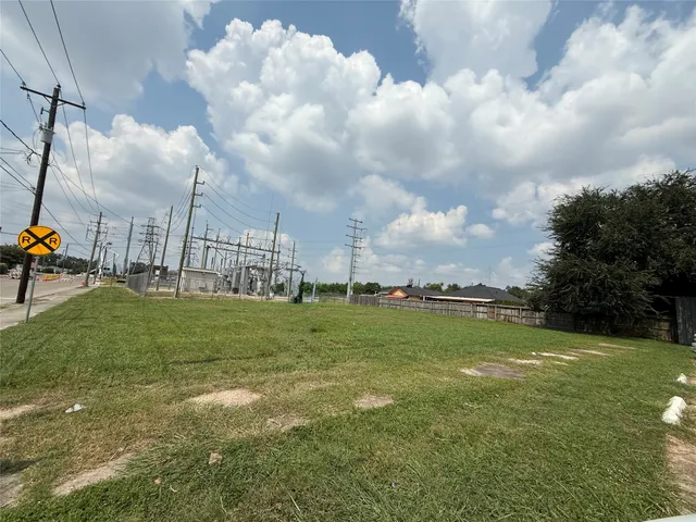 a view of a golf course